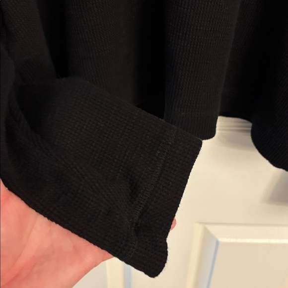 Cropped Cozy Top - Picture 4 of 6